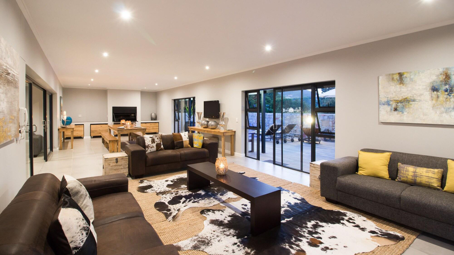 Public Area 4, The Greens Guest House, Eden