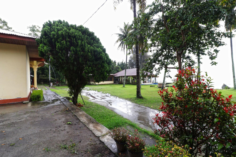 Exterior & Views 8