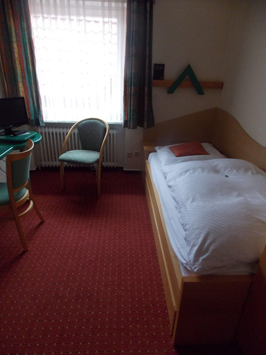 Bedroom 5, Landgasthof Allerparadies, Celle