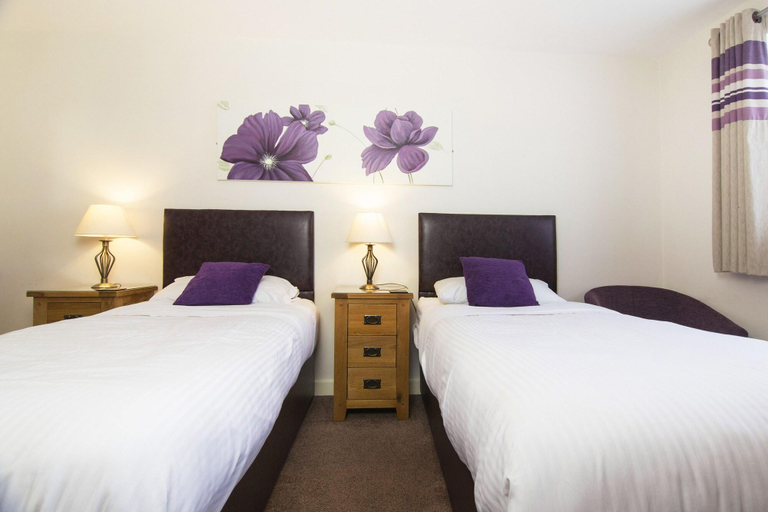 Bedroom 3, The New Inn Hotel, Warwickshire