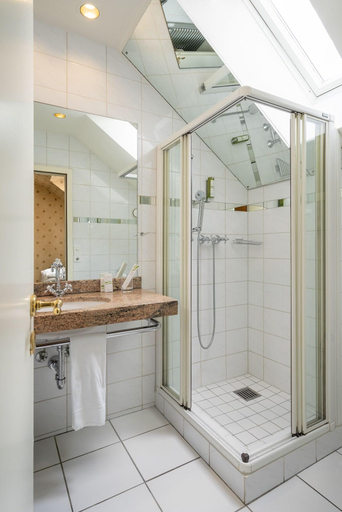 Bathroom 4, Belle Epoque, Bern