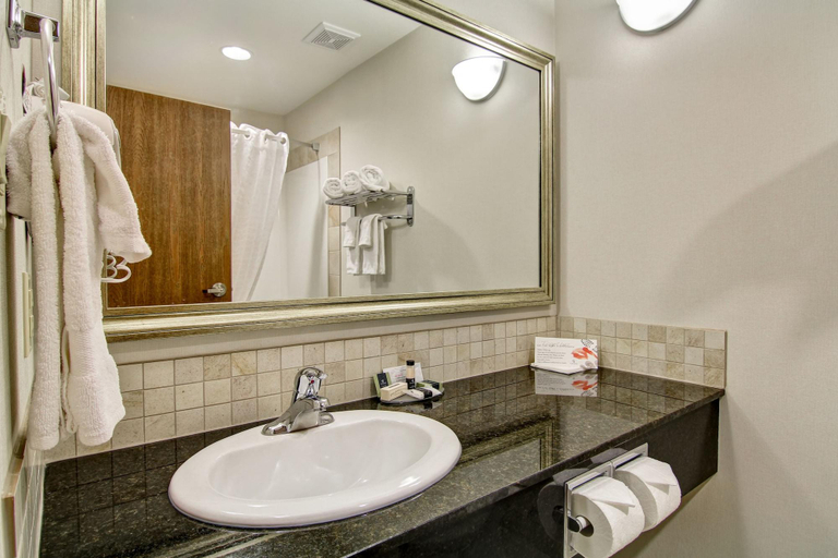 Bathroom 4, Weyburn Canalta, Division No. 2