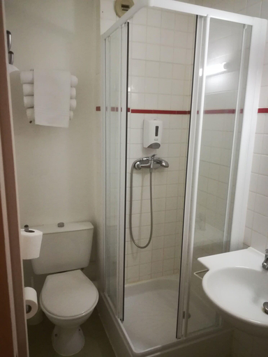 Bathroom 3, Hôtel Inn Design Resto Novo Issoudun, Indre