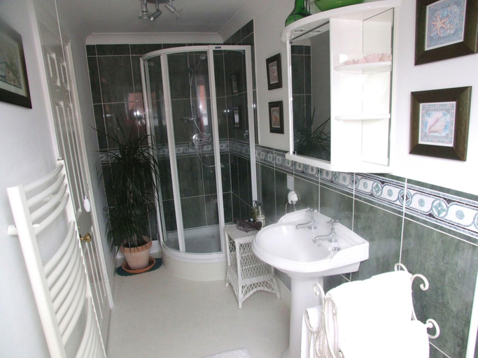 Bathroom 4, Beechwood B&B, East Sussex
