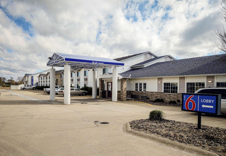 Exterior & Views, Motel 6 Stuart, IA, Adair