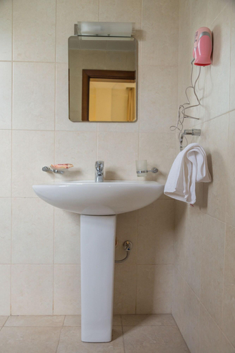 Bathroom, Home Town Addis Hotel, Addis Abeba