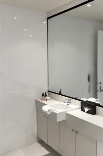 Bathroom 4, Ravesi's Sydney, Sydney