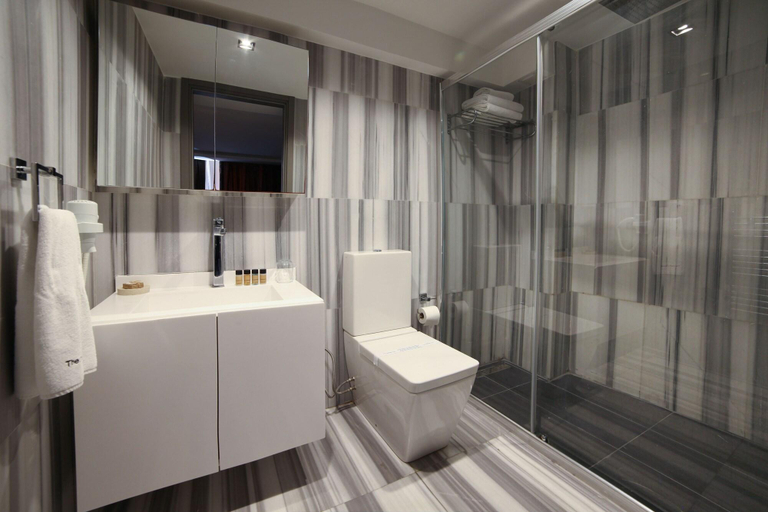 Bathroom 5, The Capital Suites, Beşiktaş