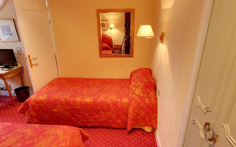 Bedroom 3, Churchill, Calvados