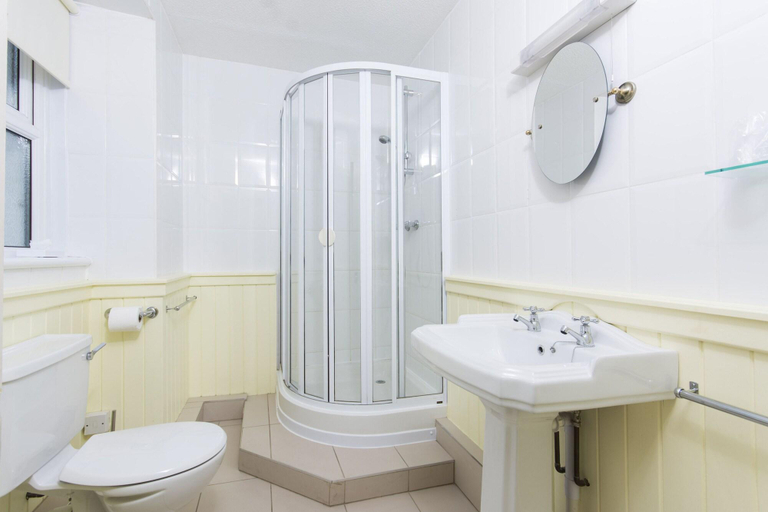 Bathroom 4, The Manor Hotel, Powys