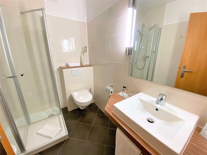 Bathroom 5, Hünerbein's Posthotel, Osnabrück