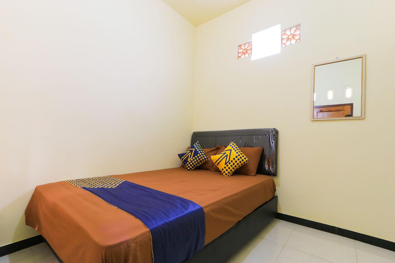 Bedroom 3, SPOT ON 2378 Omah Nusantara Homestay, Lumajang