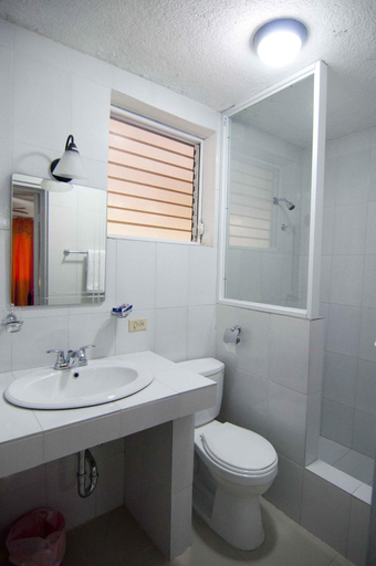 Bathroom 4, Kemael Hotel, Port-au-Prince