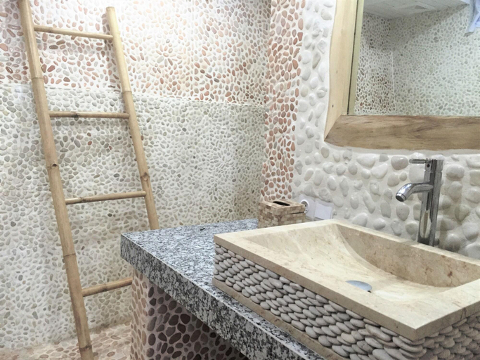 Bathroom 5, The Princess Of Mentigi Bay, Lombok