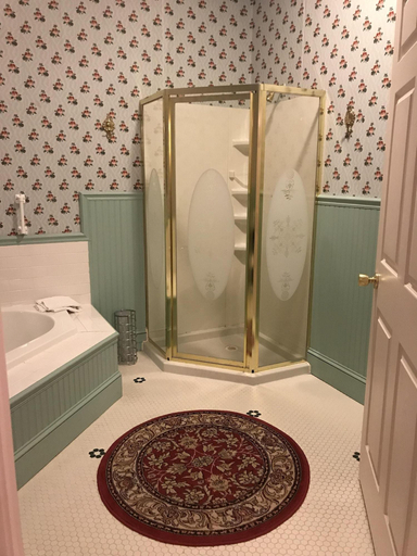 Bathroom 4, 1896 House Brookside & Pondside Country Motels, Berkshire