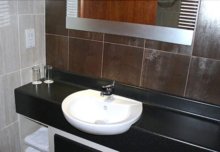 Bathroom 4, Blanco's, Neath Port Talbot