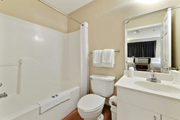 Bathroom 5, Siegel Select Gautier, Jackson