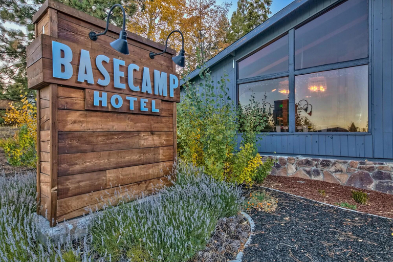 Exterior & Views 2, Lake Of The Sky Inn, Placer