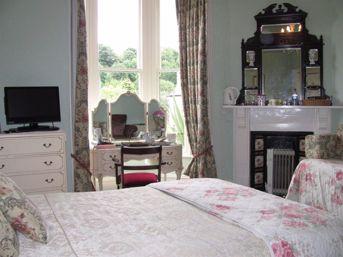 Bedroom 2, Penrose B B, Cornwall