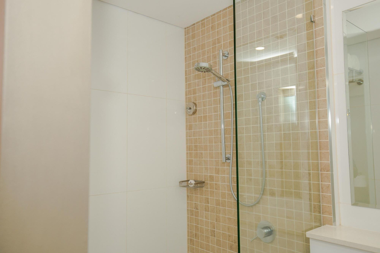 Bathroom 5, Ela Beach Hotel, National Capital District