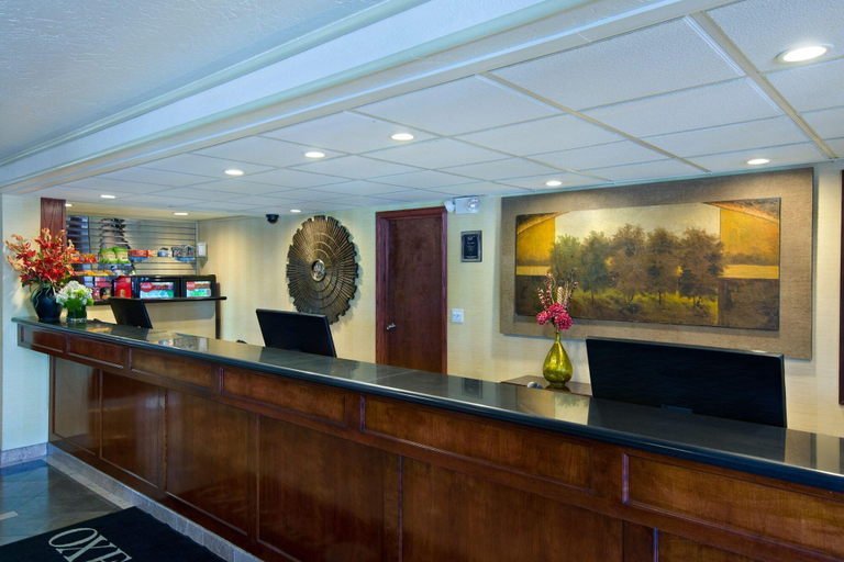Public Area 2, Oxnard Inn Lancaster, Los Angeles