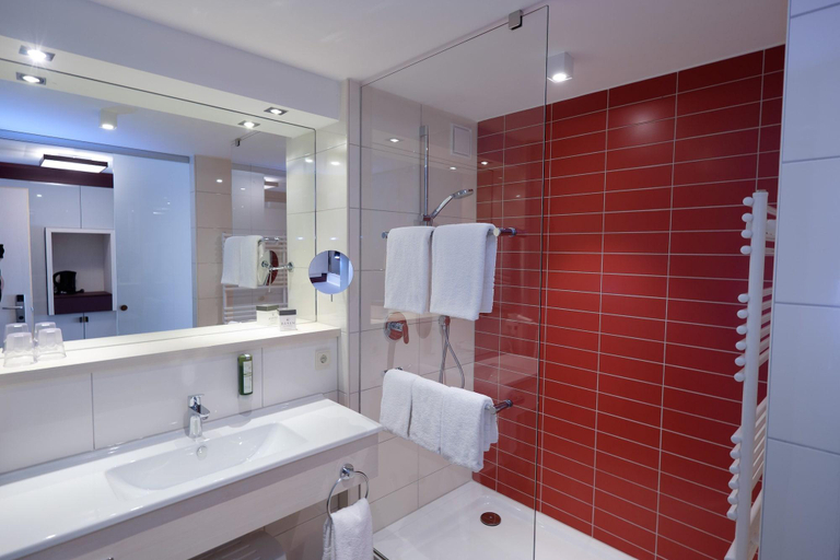 Bathroom 4, Bären - geschlossen, Breisgau-Hochschwarzwald