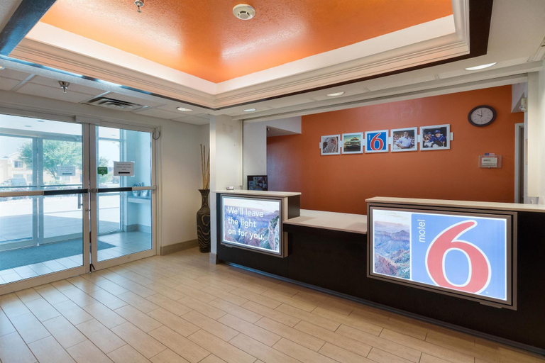 Public Area 2, Motel 6 Hillsboro, TX, Hill