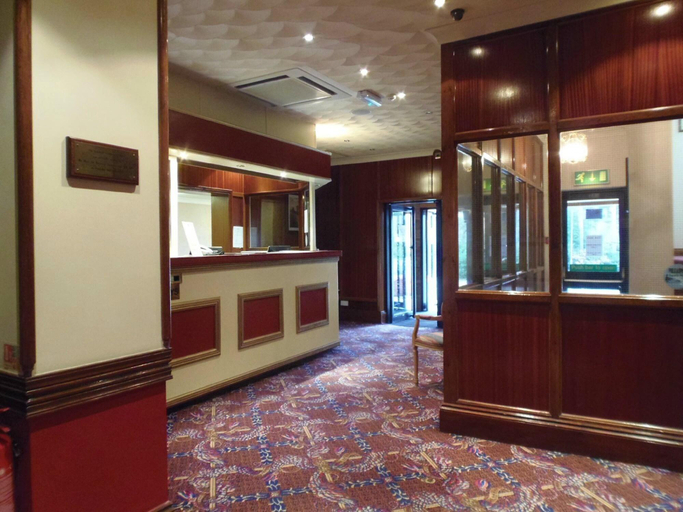 Public Area 3, Lakeside International Hotel, Surrey