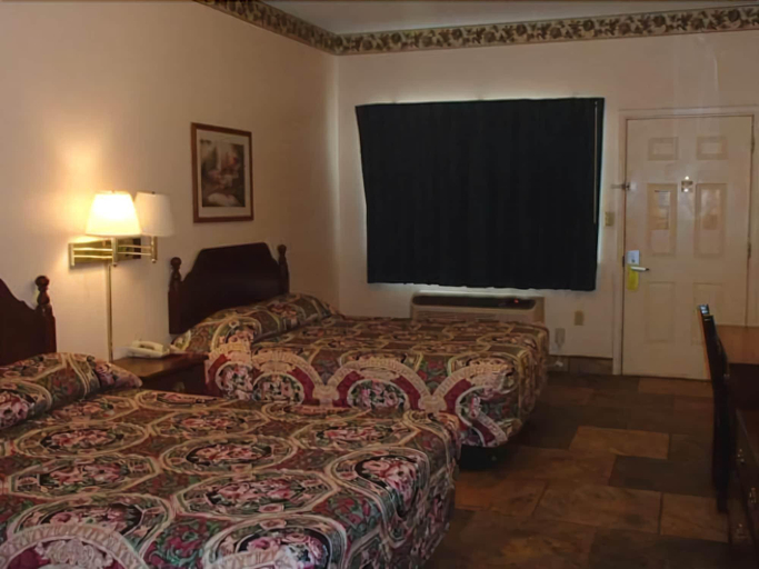 Bedroom 3, Texas Inn La Feria, Cameron
