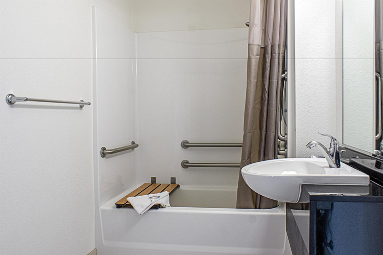 Bathroom 4, Motel 6 Kalispell, Flathead