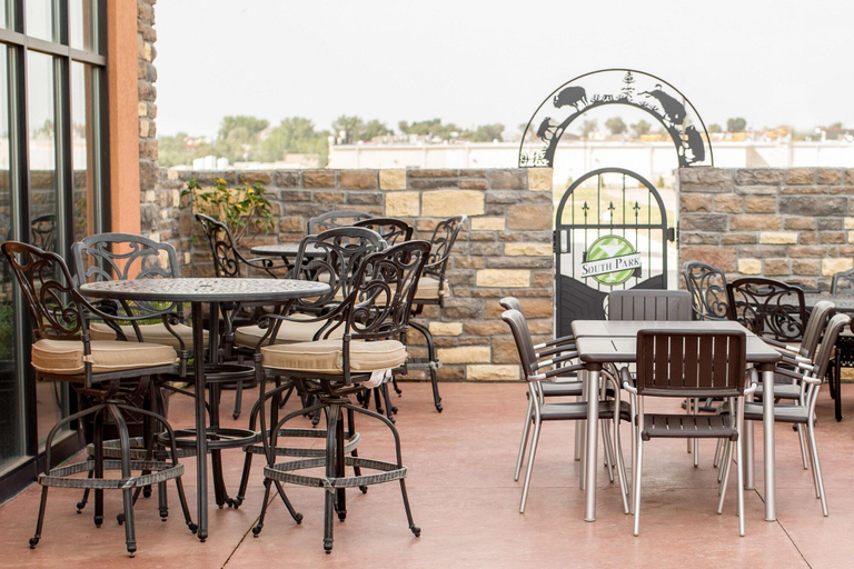 Food & Drinks 5, Teddy's Residential Suites New Town, Mountrail