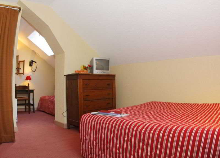 Bedroom 2, Les Lanchers Hotel Restaurant, Haute-Savoie