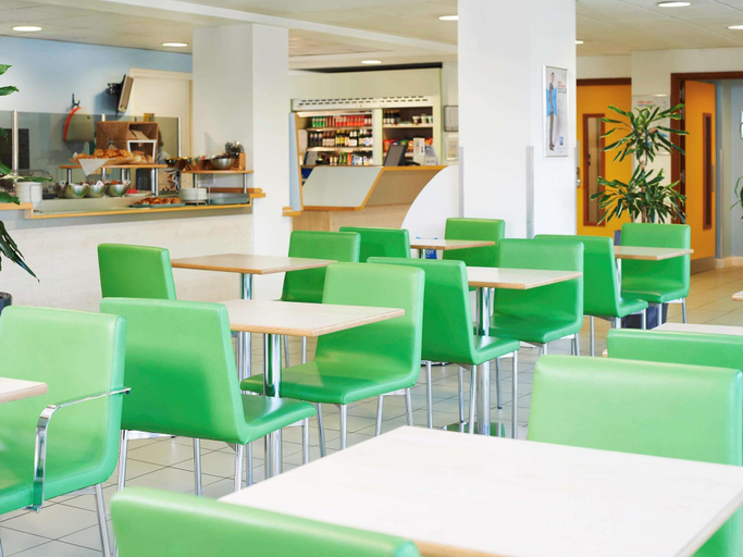 Public Area 3, Ibis Budget Newport, Newport
