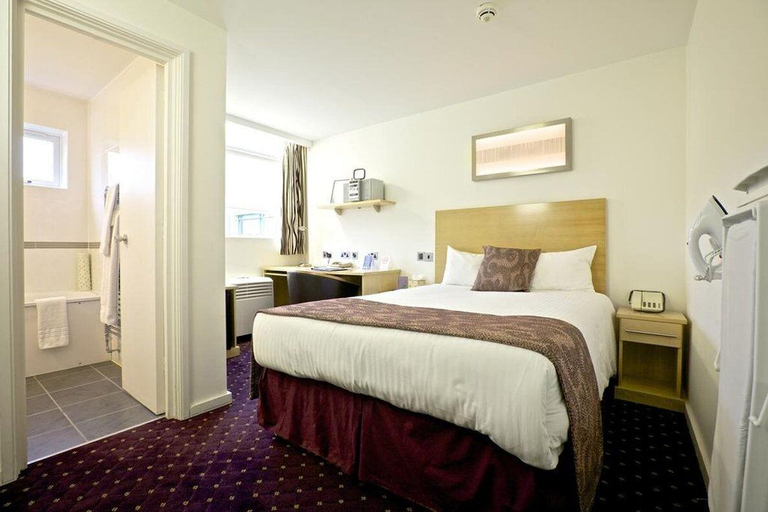 Bedroom 3, Cranfield Conference Centre Limited, Central Bedfordshire