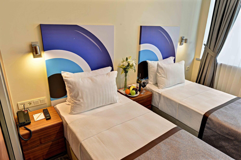 Bedroom 4, All Inn Hotel, Beyoğlu