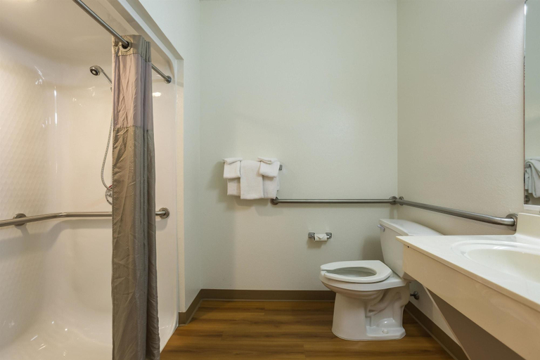 Bathroom 4, Motel 6 Dale, Spencer