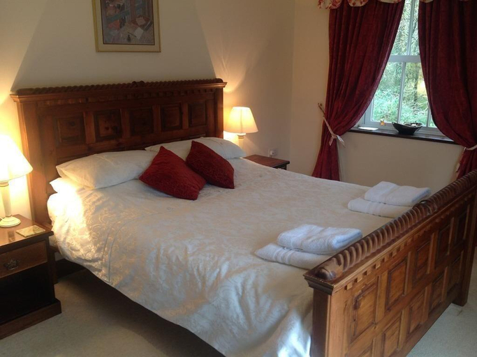 Bedroom 2, The Bickford Arms, Devon