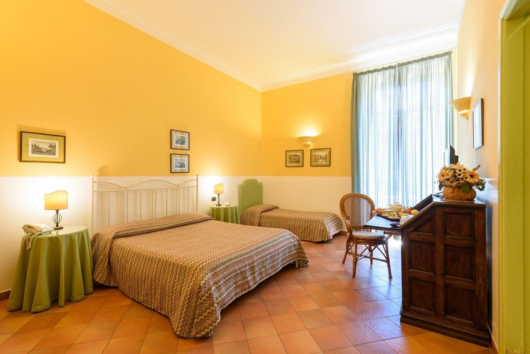 Bedroom 3, Mergellina, Napoli