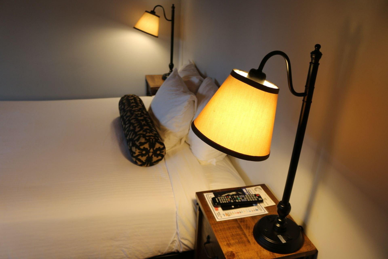 Bedroom 3, Timbers Motel, Lane