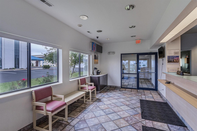 Public Area 3, Motel 6 Kokomo In, Howard