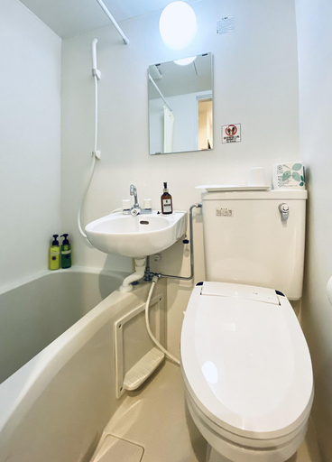 Bathroom 4, O Kiny, Osaka