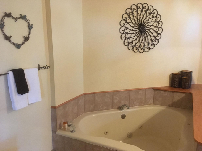 Bathroom 4, The Adagio Bed and Breakfast, Denver