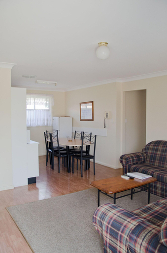 Public Area, Baybrook Motor Inn, Muswellbrook