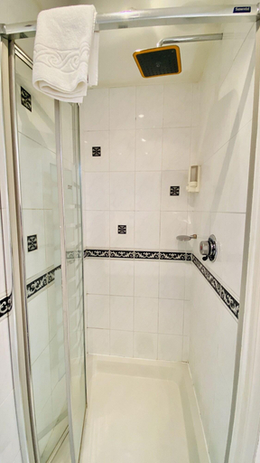 Bathroom 4, Dial House, Wokingham