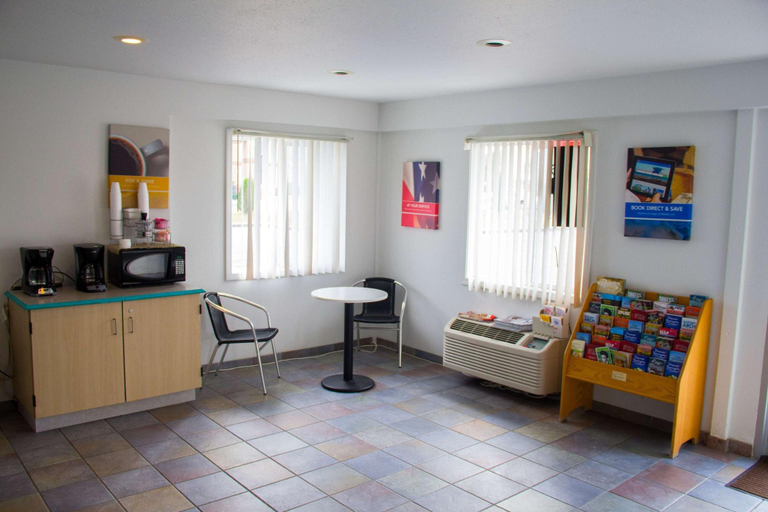 Public Area 2, Motel 6 Sikeston, MO, Scott