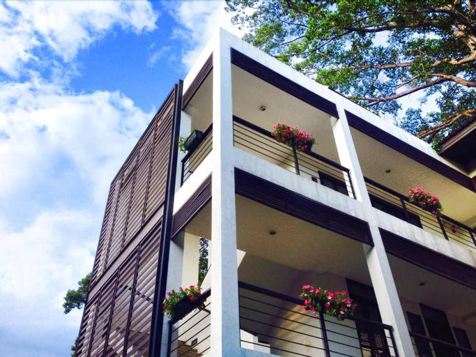 Exterior & Views 29