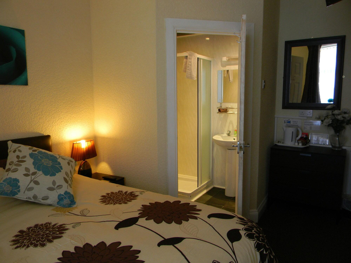 Others 4, Springfield Hotel, Blackpool