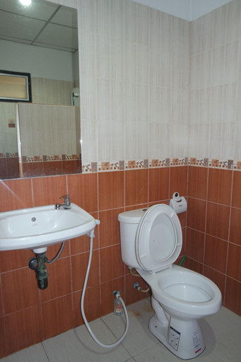 Bathroom 4, Gino House, Pattaya