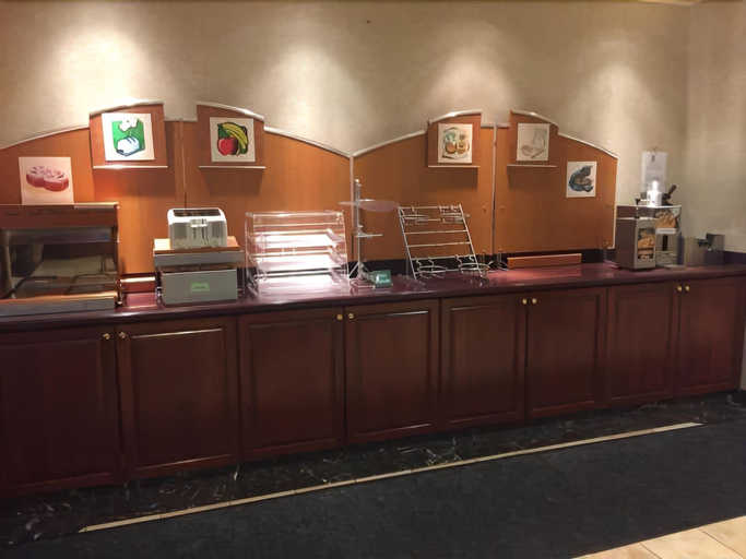Public Area 2, Evergreen Inn and Suites, Snohomish