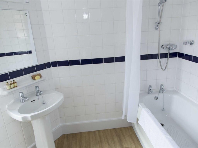 Bathroom 4, The Kings Arms Hotel - Inn, Gloucestershire